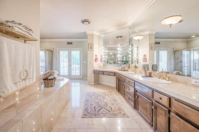 2589 W Lake Van Ness Circle, Fresno, CA 93711