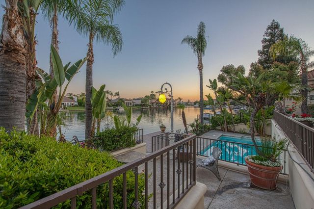 2589 W Lake Van Ness Circle, Fresno, CA 93711