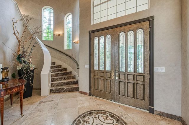 2589 W Lake Van Ness Circle, Fresno, CA 93711