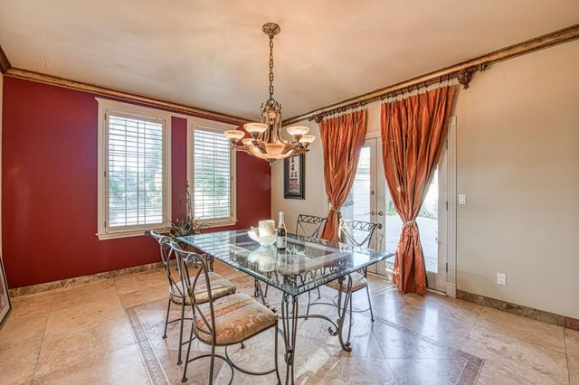 2589 W Lake Van Ness Circle, Fresno, CA 93711