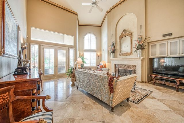 2589 W Lake Van Ness Circle, Fresno, CA 93711