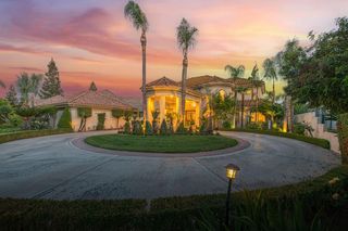 2589 W Lake Van Ness Circle, Fresno, CA 93711