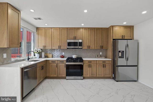 8654 FAYETTE ST, Philadelphia, PA 19150