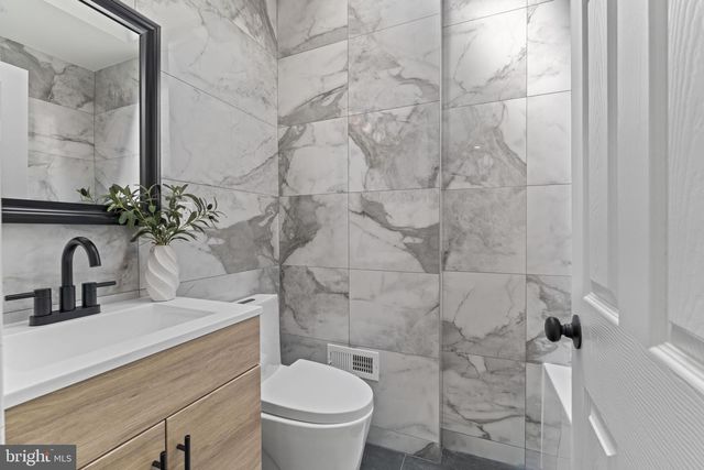 8654 FAYETTE ST, Philadelphia, PA 19150