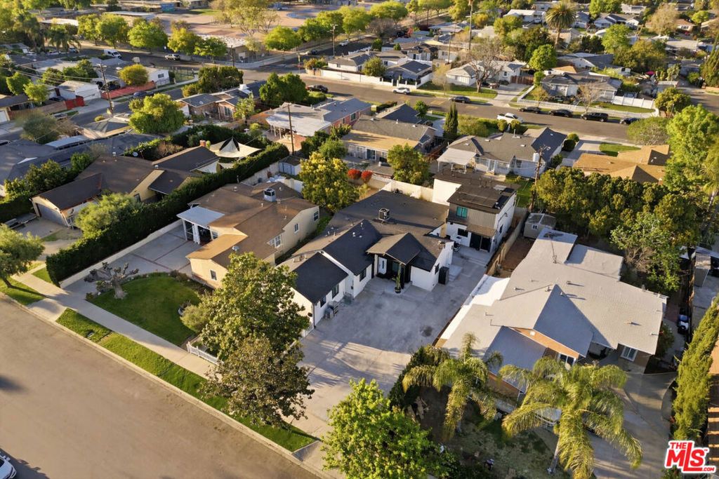 Image 12 of property listing at 20237 Hartland Street, Winnetka, CA 91306