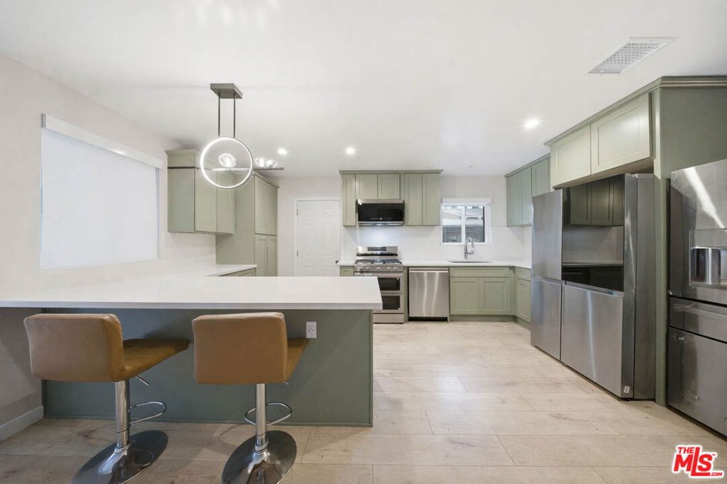 Image 5 of property listing at 20237 Hartland Street, Winnetka, CA 91306