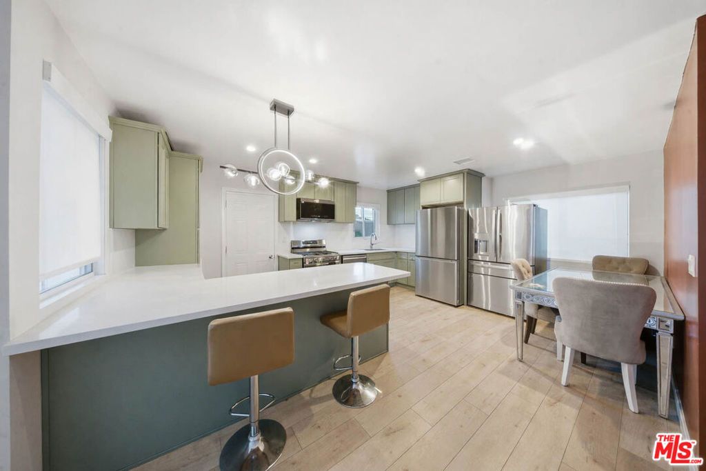 Image 6 of property listing at 20237 Hartland Street, Winnetka, CA 91306