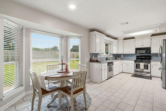 2135 Victoria Garden Drive, Richmond, TX 77406