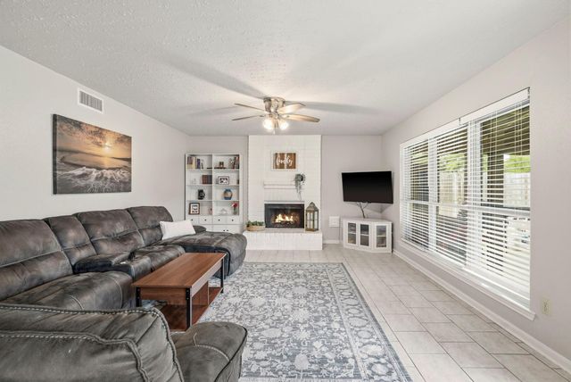 2135 Victoria Garden Drive, Richmond, TX 77406