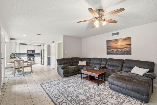 2135 Victoria Garden Drive, Richmond, TX 77406