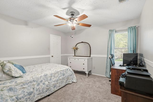 2135 Victoria Garden Drive, Richmond, TX 77406