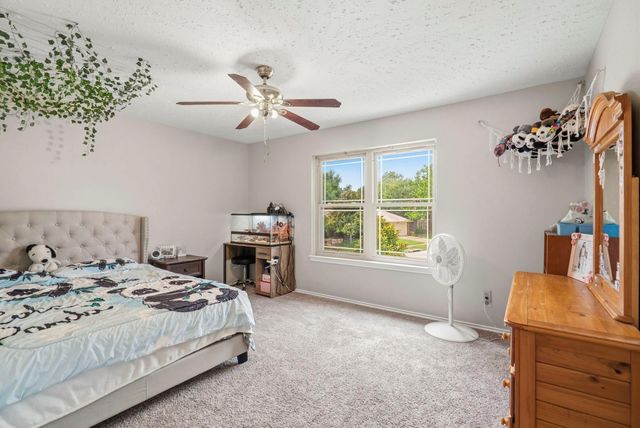2135 Victoria Garden Drive, Richmond, TX 77406