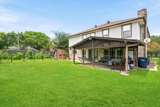 2135 Victoria Garden Drive, Richmond, TX 77406