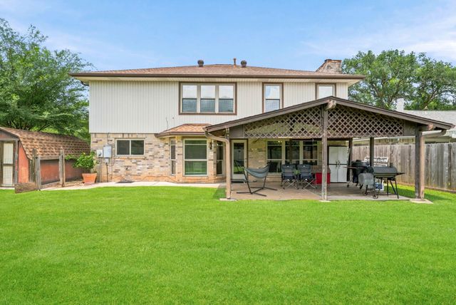 2135 Victoria Garden Drive, Richmond, TX 77406