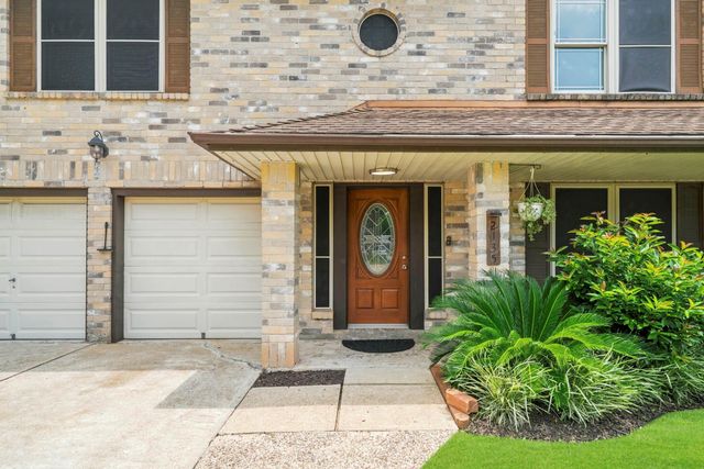 2135 Victoria Garden Drive, Richmond, TX 77406