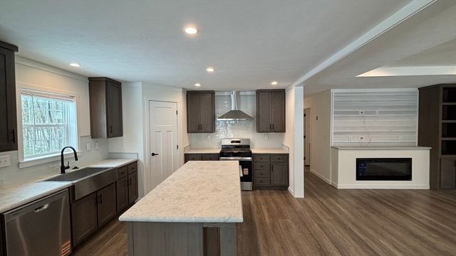 21 Pinrock Drive, Sturbridge, MA 01566