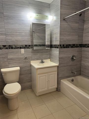 31-53 Linden Place 3A, Flushing, NY 11354