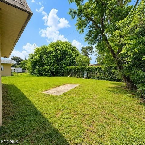 5469 6th AVE, Fort Myers, FL 33907