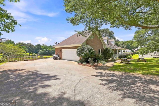 245 Pine Knott Road, Fayetteville, GA 30214