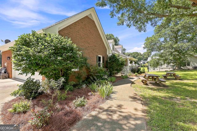 245 Pine Knott Road, Fayetteville, GA 30214