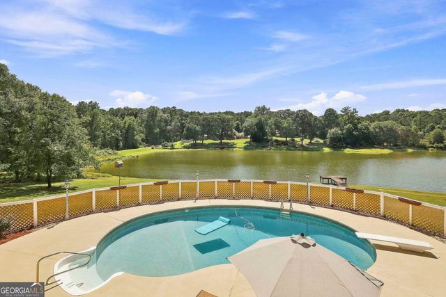 245 Pine Knott Road, Fayetteville, GA 30214