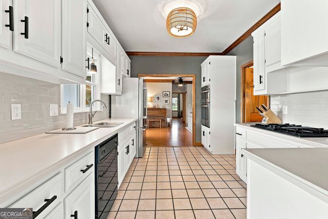 245 Pine Knott Road, Fayetteville, GA 30214