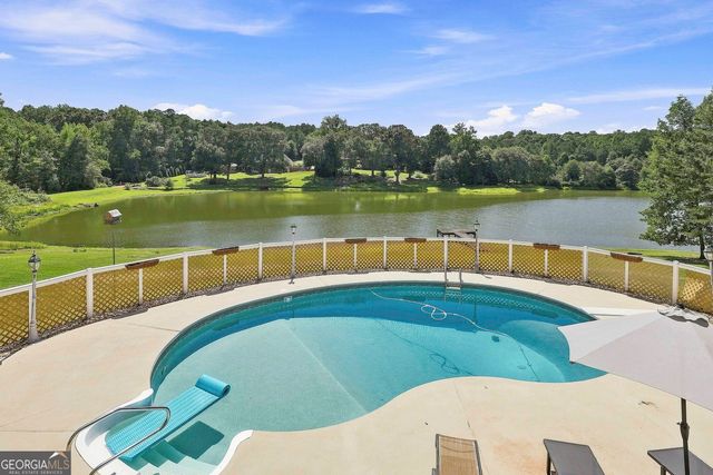 245 Pine Knott Road, Fayetteville, GA 30214
