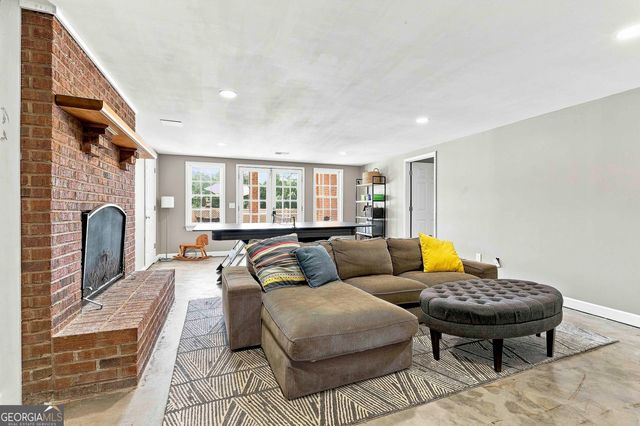 245 Pine Knott Road, Fayetteville, GA 30214