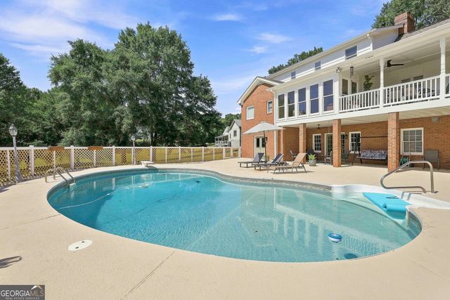 245 Pine Knott Road, Fayetteville, GA 30214