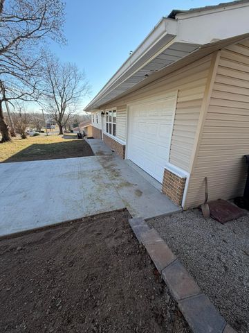 1207 Washington Avenue, West Plains, MO 65775