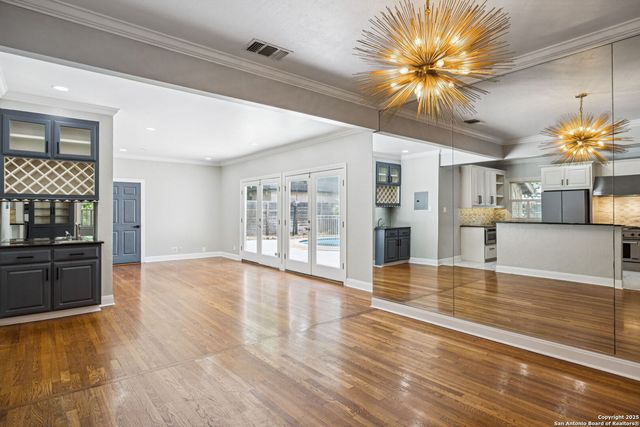 102 Nacogdoches, San Antonio, TX 78209