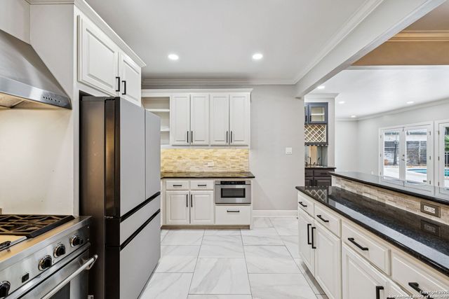 102 Nacogdoches, San Antonio, TX 78209