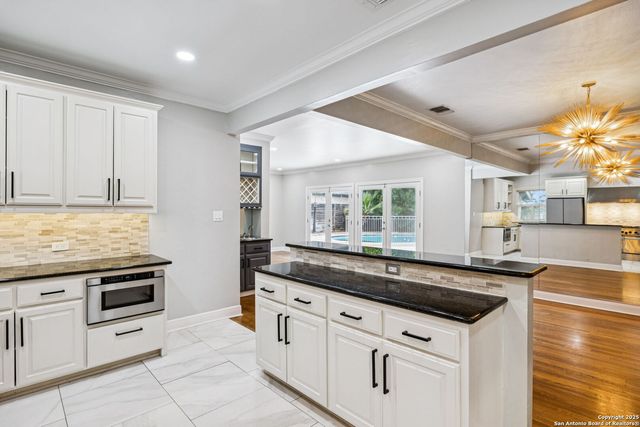 102 Nacogdoches, San Antonio, TX 78209