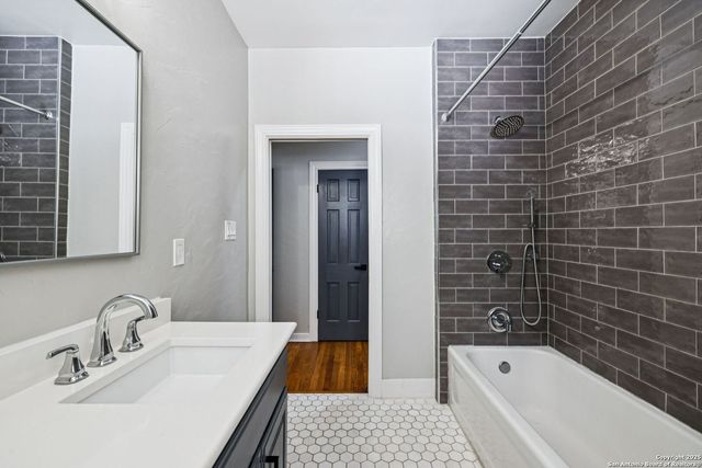 102 Nacogdoches, San Antonio, TX 78209