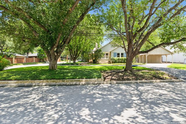 102 Nacogdoches, San Antonio, TX 78209
