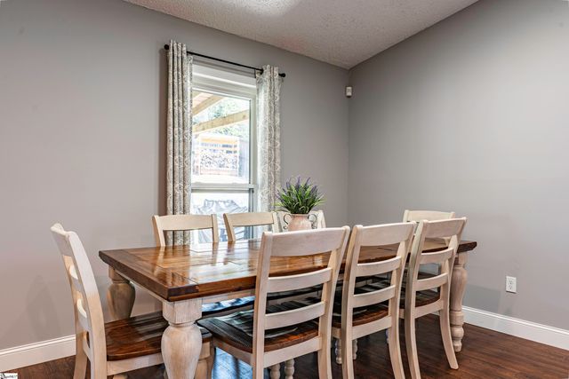 104 Burlington Avenue, Greenville, SC 29650