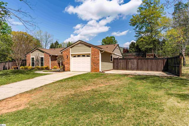 104 Burlington Avenue, Greenville, SC 29650