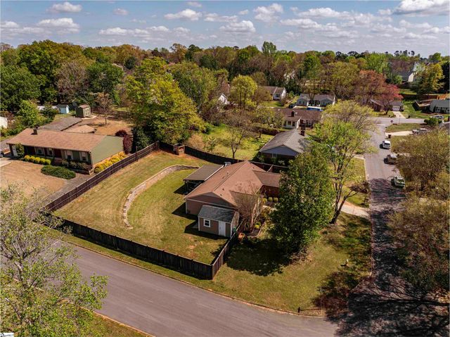 104 Burlington Avenue, Greenville, SC 29650