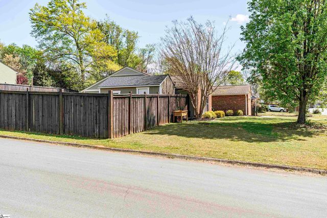 104 Burlington Avenue, Greenville, SC 29650