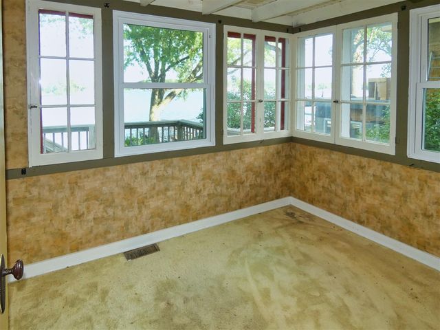 5511 Lakewood Street, Coloma, MI 49038