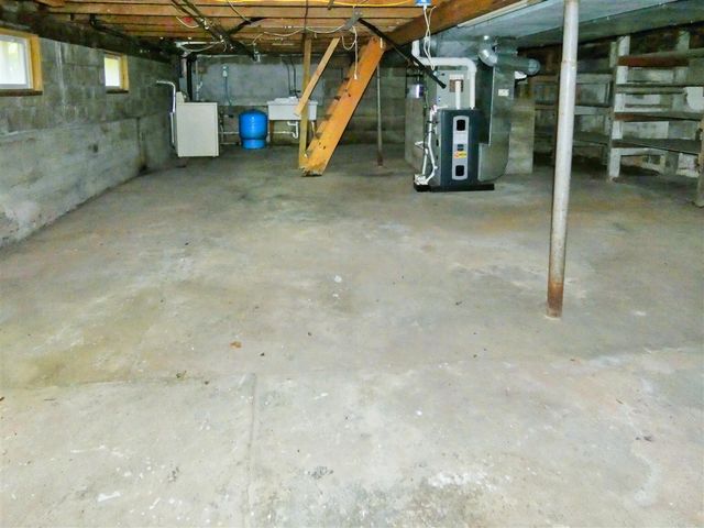 5511 Lakewood Street, Coloma, MI 49038