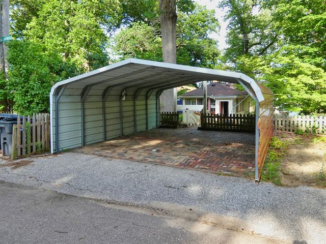 5511 Lakewood Street, Coloma, MI 49038