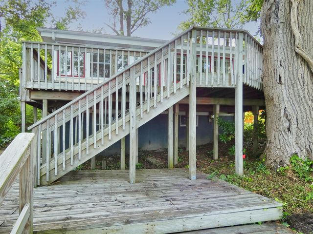 5511 Lakewood Street, Coloma, MI 49038