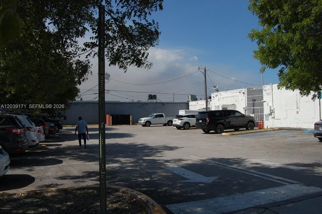 1900 E 4th Avenue, Hialeah, FL 33010