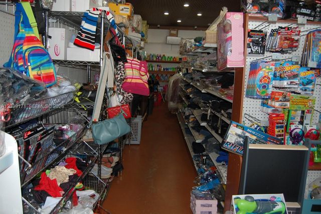 1900 E 4th Avenue, Hialeah, FL 33010