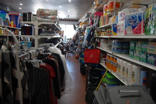 1900 E 4th Avenue, Hialeah, FL 33010