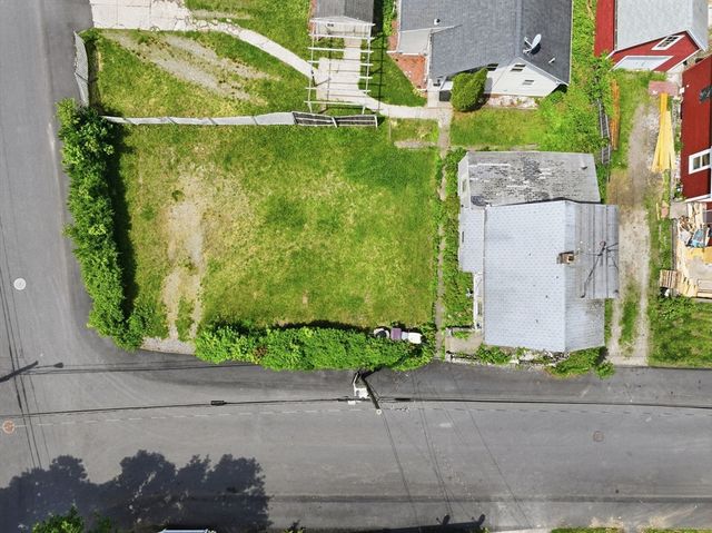 35 School St, Weymouth, MA 02189