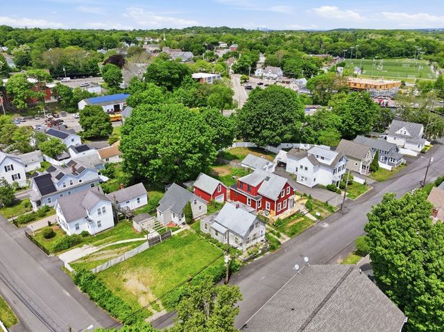 35 School St, Weymouth, MA 02189