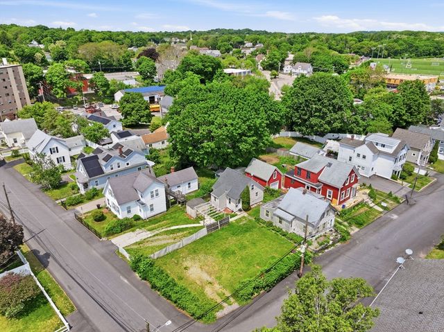 35 School St, Weymouth, MA 02189