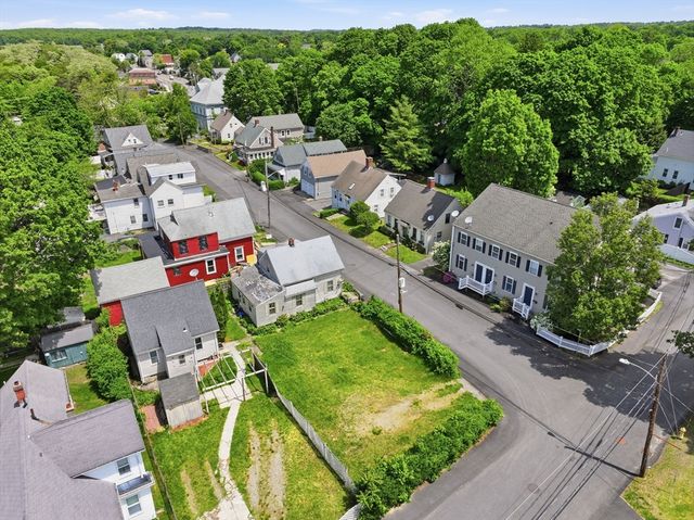 35 School St, Weymouth, MA 02189